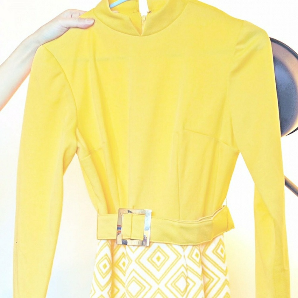 Vintage 60's Dress with Belt - Picture 2 of 3